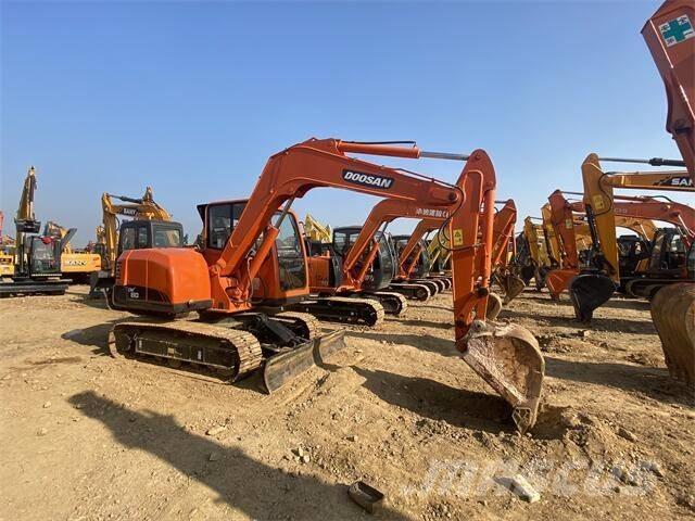 Doosan DX80 Midi-gravemaskiner 7t - 12t