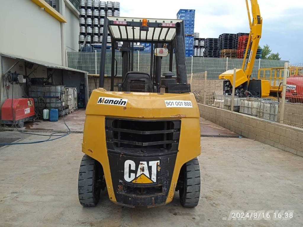 CAT DP 40 Diesel gaffeltrucks