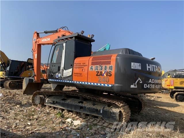 Hitachi ZX240 Gravemaskiner på larvebånd