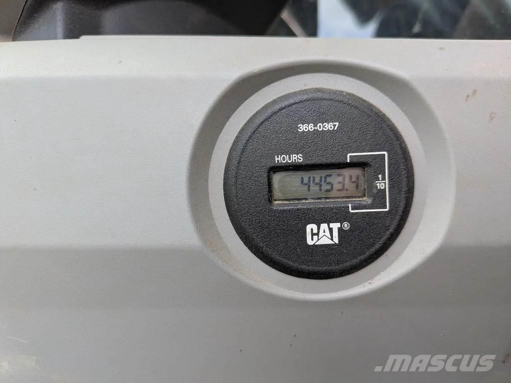 CAT 374F Gravemaskiner på larvebånd