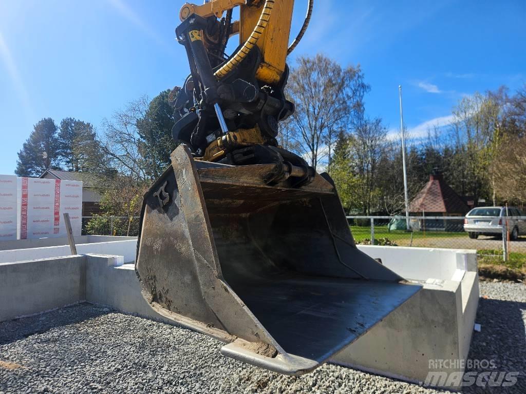 JCB 245 XLR Gravemaskiner på larvebånd