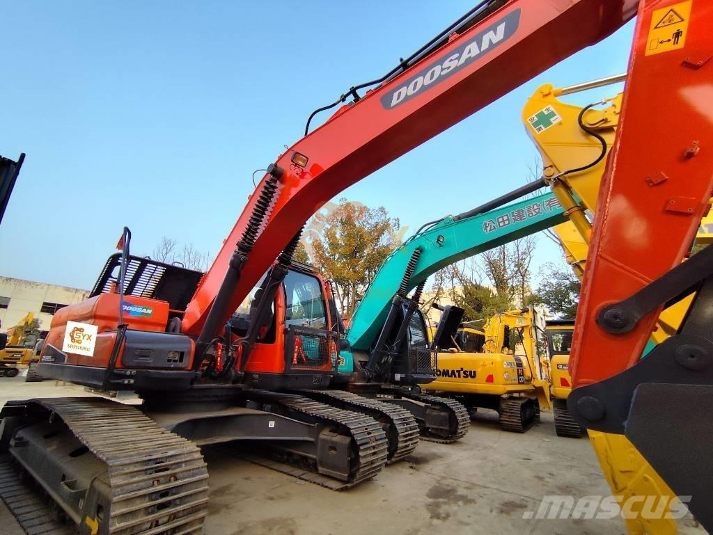 Doosan DX 225 LC Gravemaskiner på larvebånd