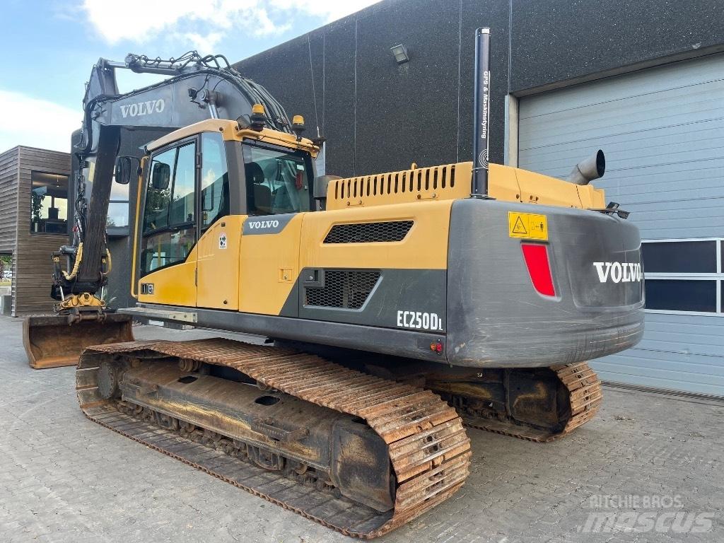 Volvo EC250DL Gravemaskiner på larvebånd