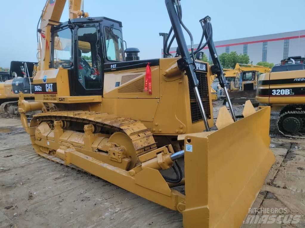 CAT D6G2 Gravemaskiner på larvebånd