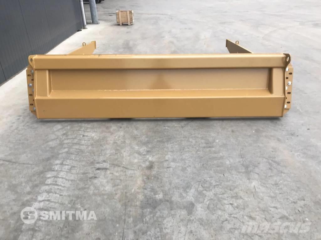 CAT 725C Bagklapper