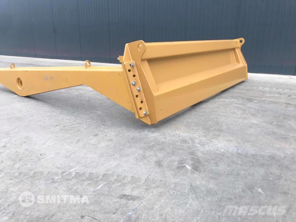 CAT 725C Bagklapper