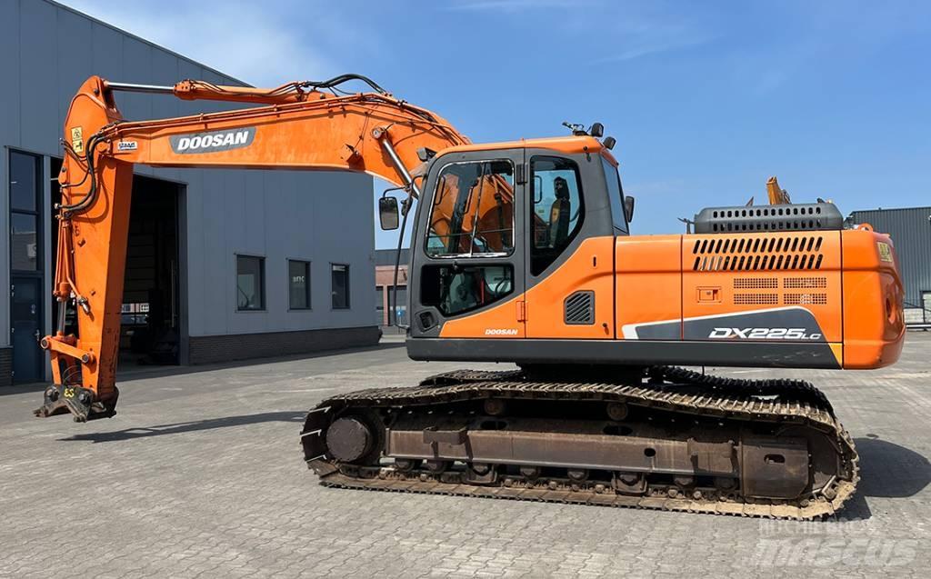 Doosan DX 225 LC-3 Gravemaskiner på larvebånd