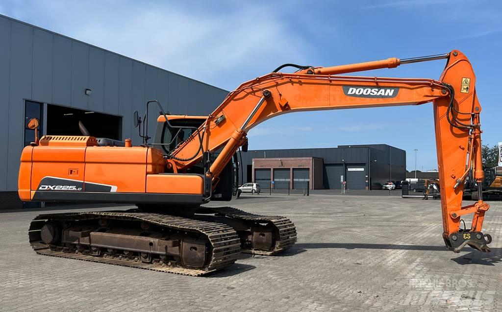 Doosan DX 225 LC-3 Gravemaskiner på larvebånd