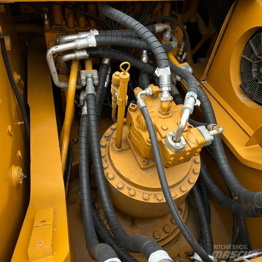 CAT 330D2 Gravemaskiner på larvebånd