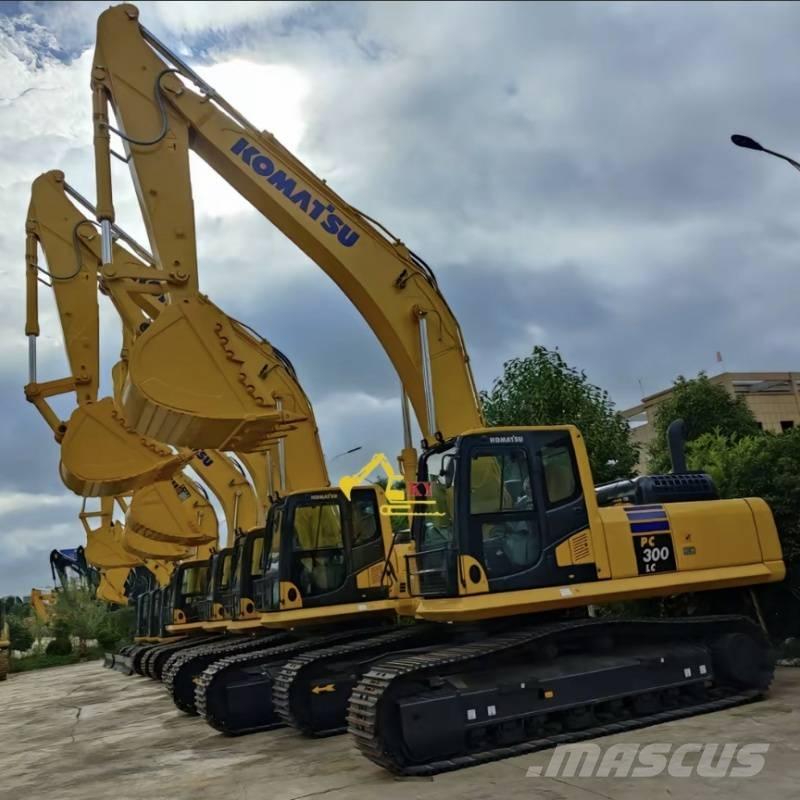 Komatsu PC 300-8 Gravemaskiner på larvebånd