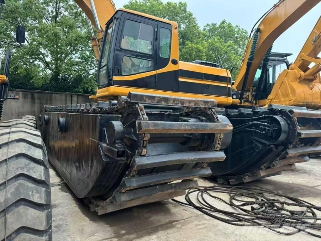 CAT 320 B Amfibiegravemaskine