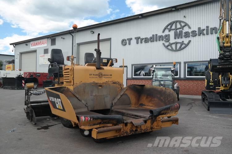 CAT AP 300 Asfaltudlæggere