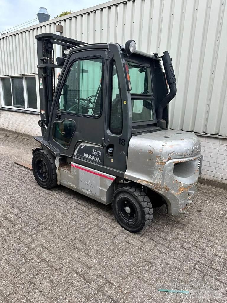 Nissan FDG02E7 Gaffeltrucks - andre