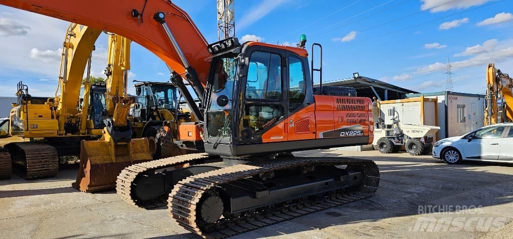 Doosan DX 225 Gravemaskiner på larvebånd