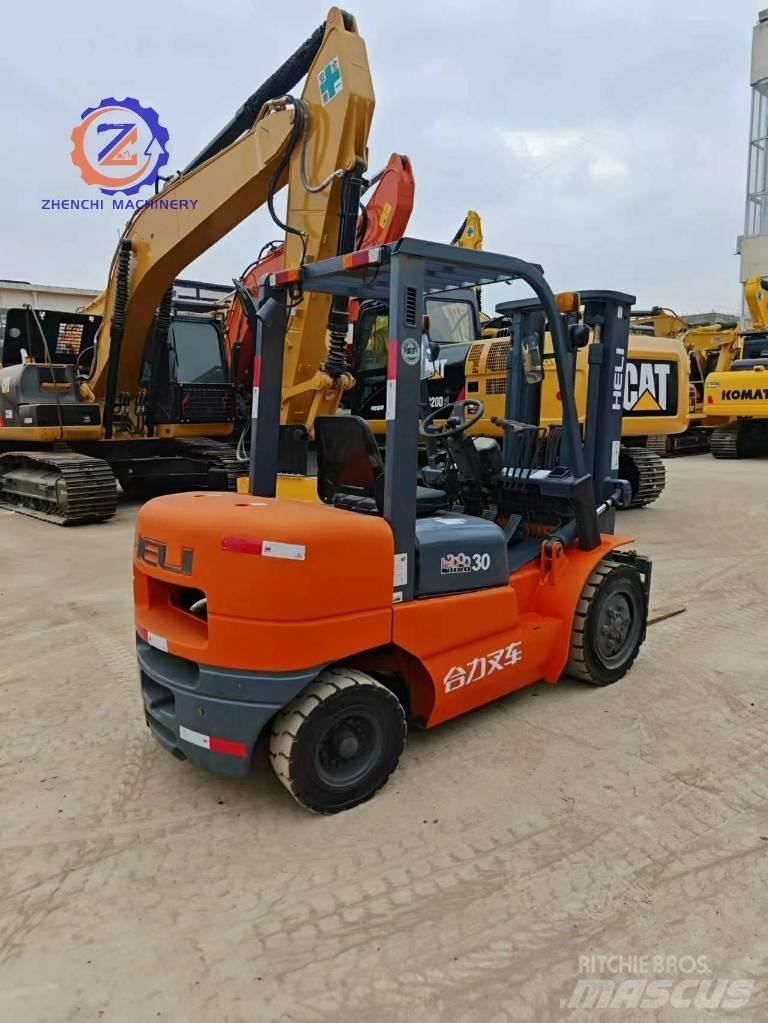 Heli CPCD 30 Diesel gaffeltrucks