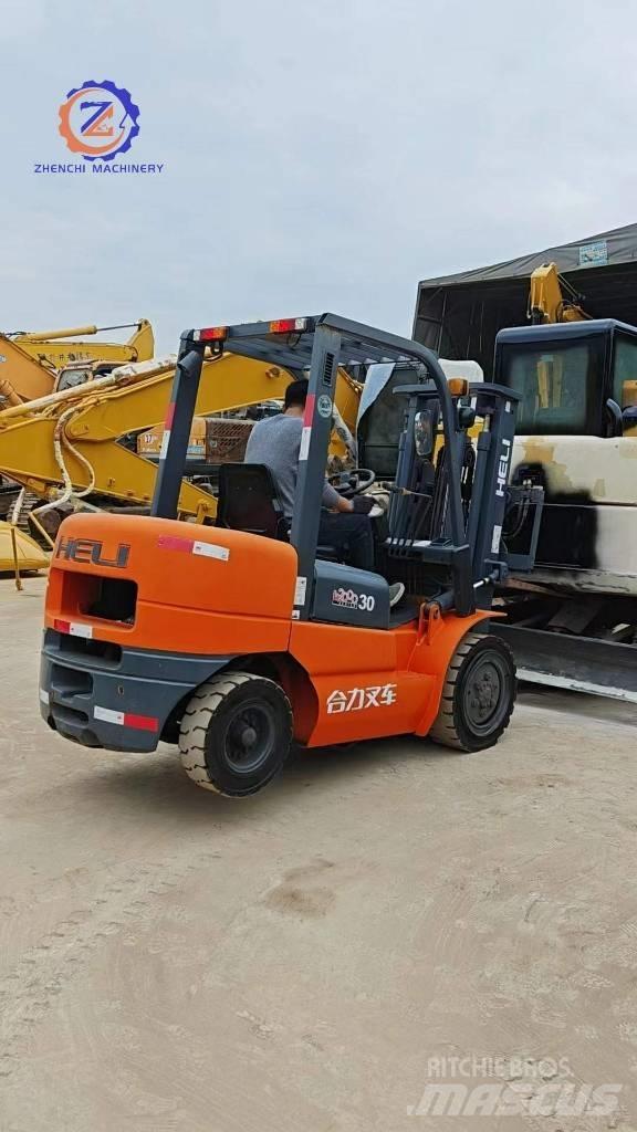 Heli CPCD 30 Diesel gaffeltrucks