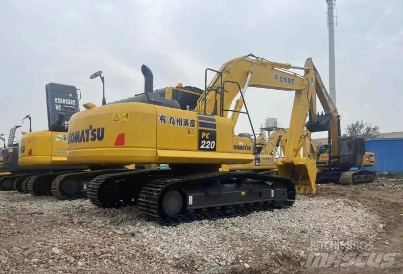 Komatsu 220-8K Gravemaskiner på larvebånd