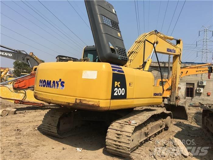Komatsu PC 200-8 Gravemaskiner på larvebånd