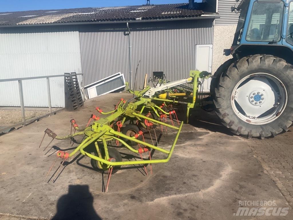 CLAAS Volto 770 River og høvendere