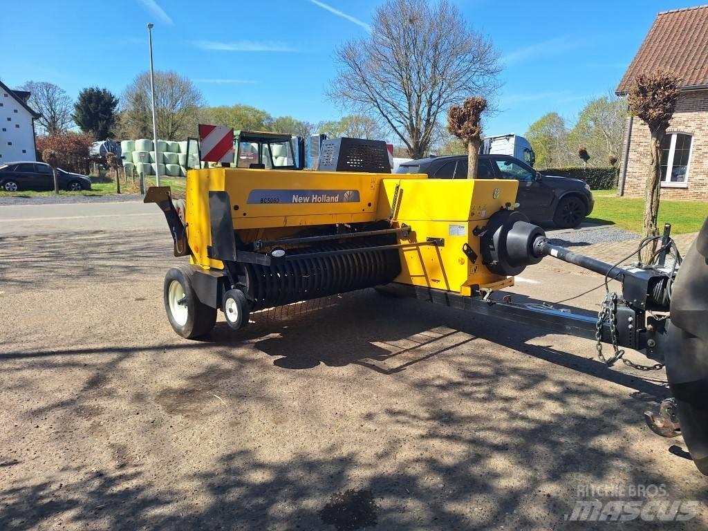 New Holland BC 5060 Pressere til firkantede baller