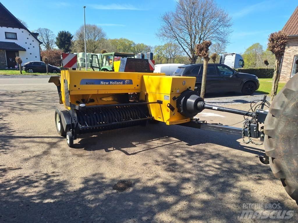 New Holland BC 5060 Pressere til firkantede baller