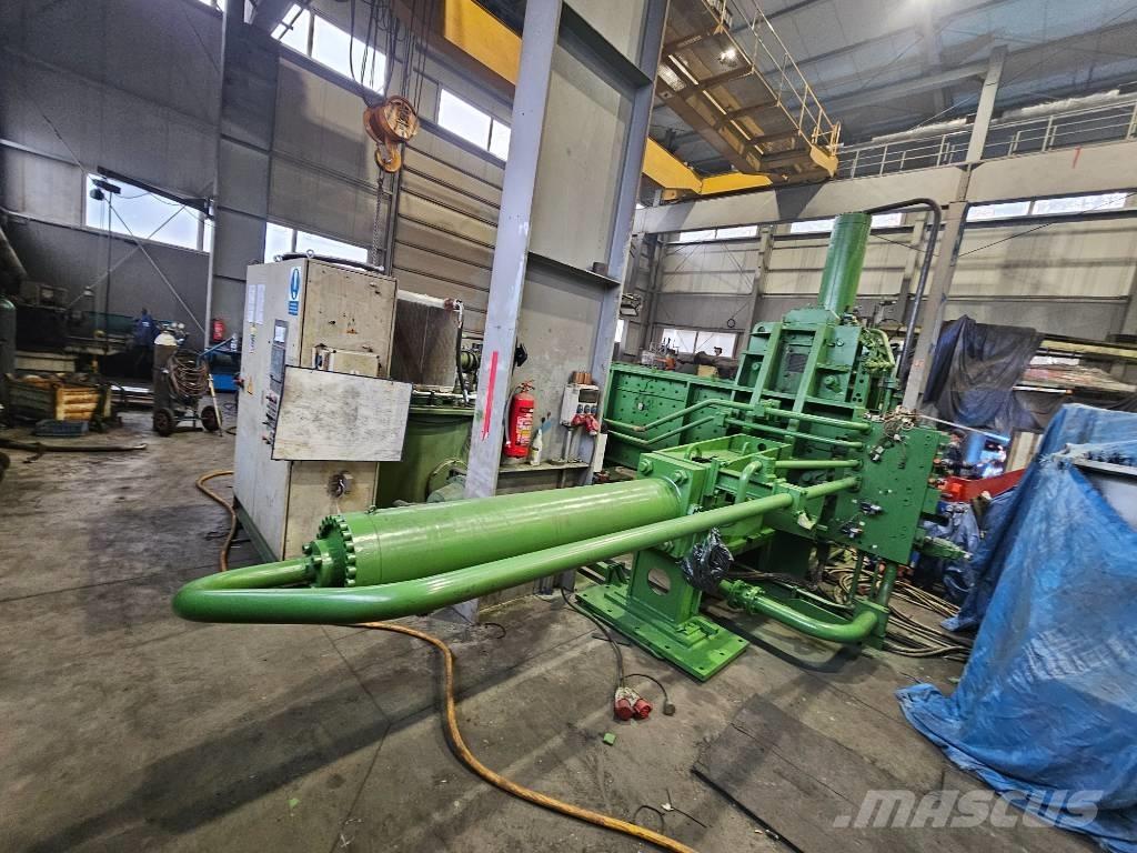  Henschel 30 x 30 Ballepressere til industri