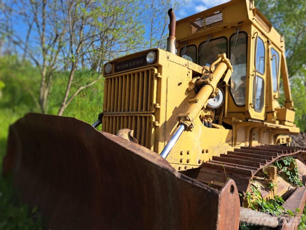 Komatsu D85A Bulldozer på larvebånd