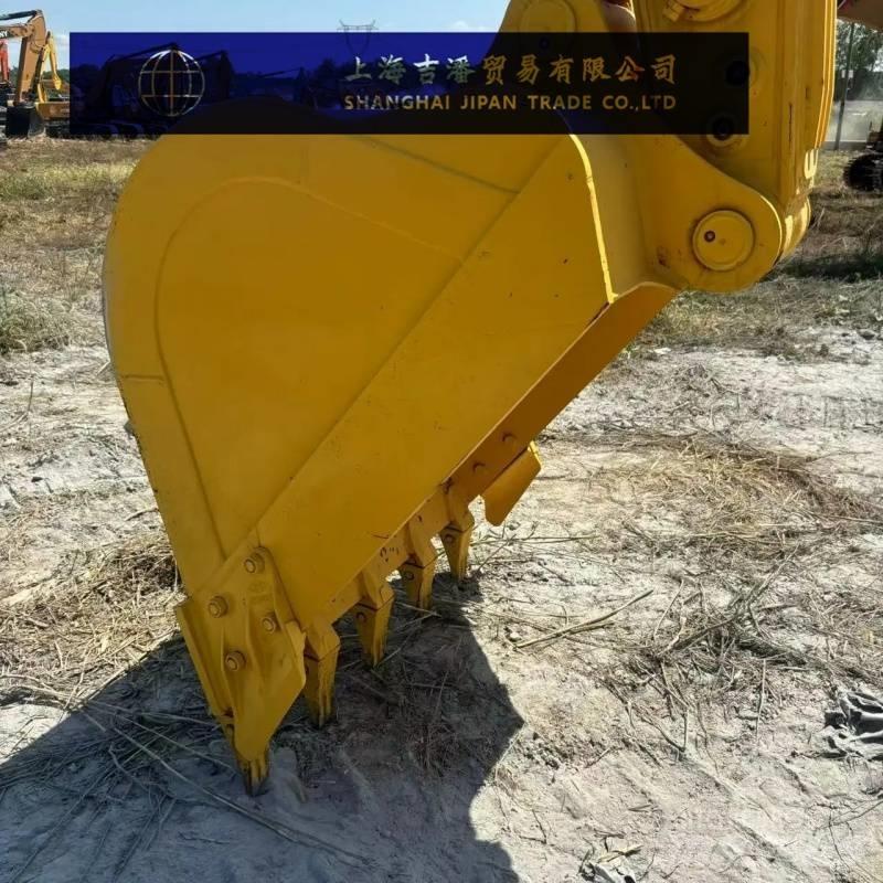 Komatsu PC 210 Gravemaskiner på larvebånd