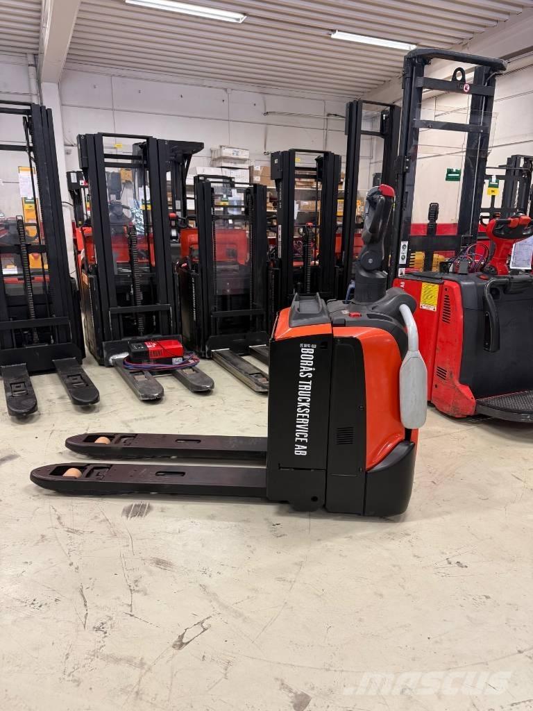 Toyota truck LPE 200 El-palleløftere med platform