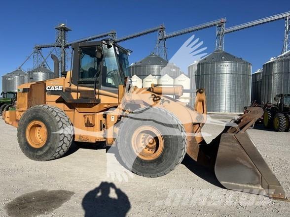 CASE 821C Læssemaskiner på hjul