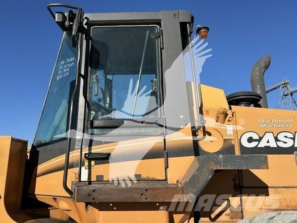 CASE 821C Læssemaskiner på hjul