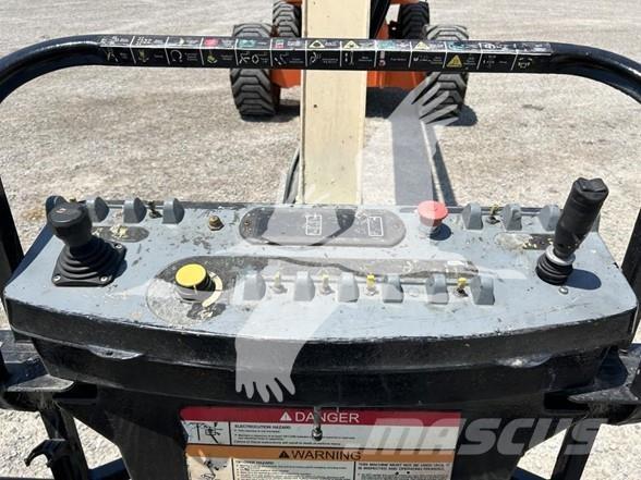 JLG 800A Bomlifte med knækarm