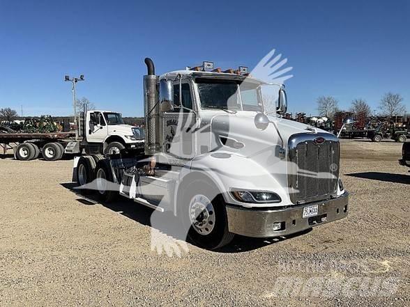 Peterbilt 384 Trækkere