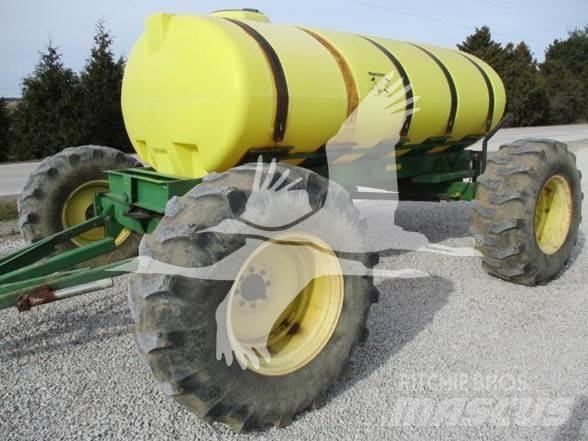 YETTER 1600 Mineralspreder