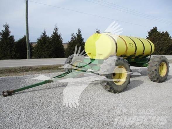 YETTER 1600 Mineralspreder