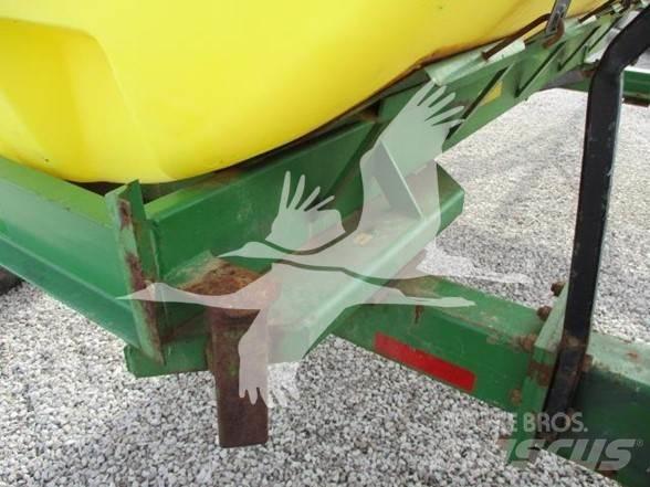 YETTER 1600 Mineralspreder