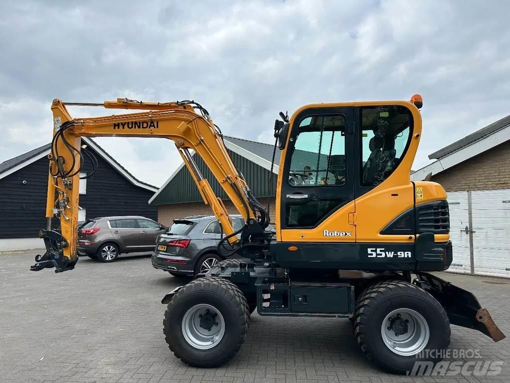 Hyundai 55W-9A Gravemaskiner på hjul
