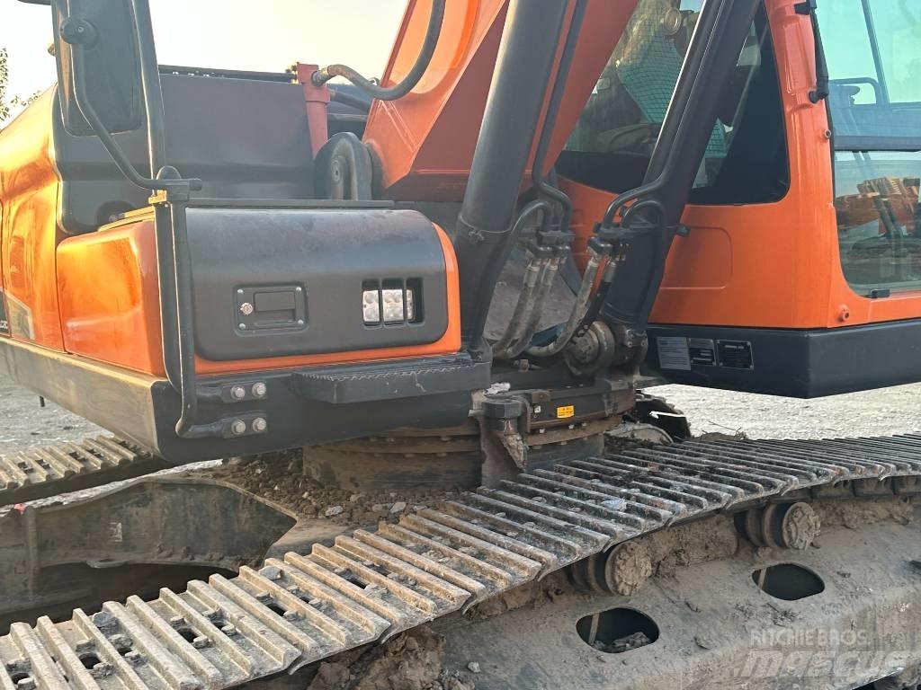 Doosan DX220LC-9 Gravemaskiner på larvebånd