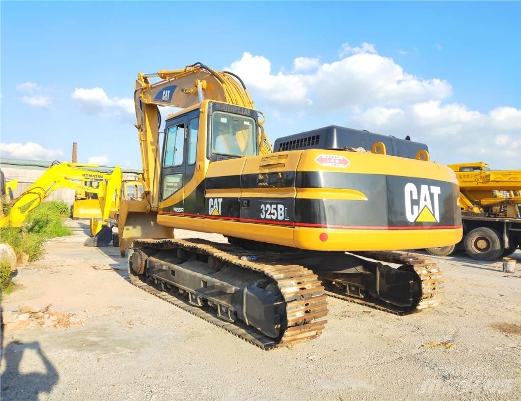 CAT 325B Gravemaskiner på larvebånd