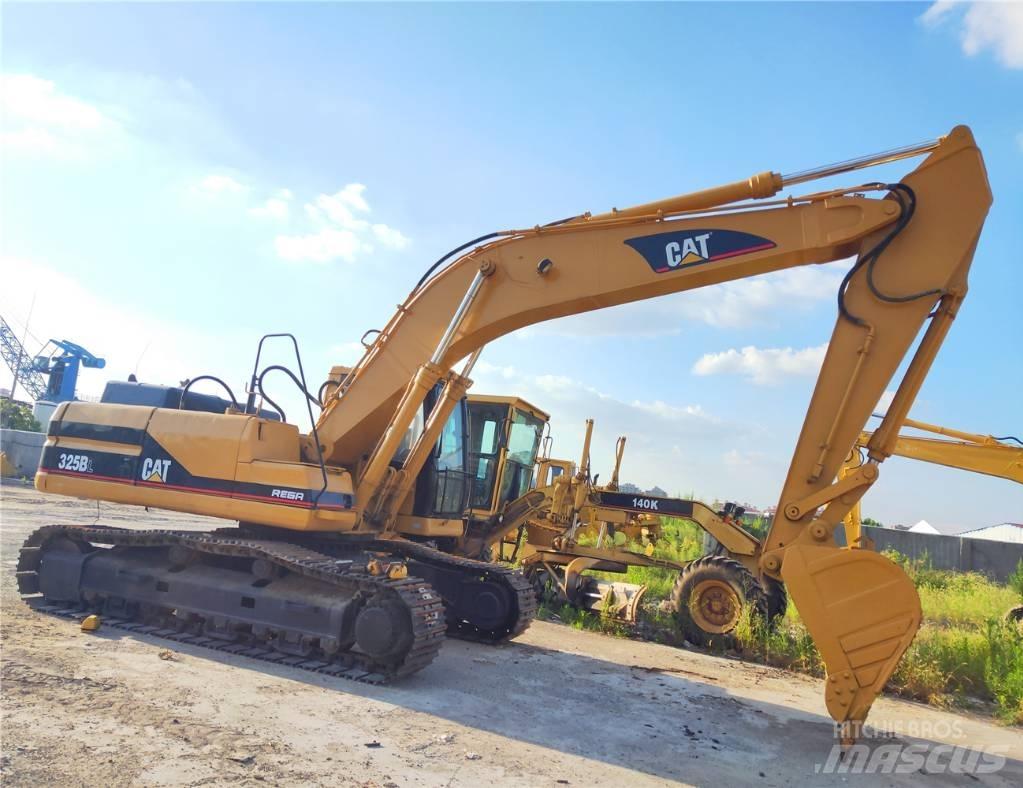 CAT 325B Gravemaskiner på larvebånd