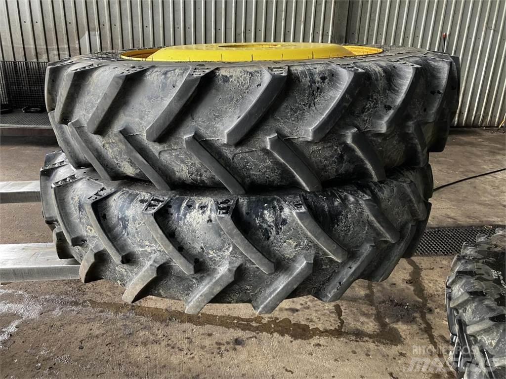 BKT 270/95R32 Hjul, Dæk og Fælge