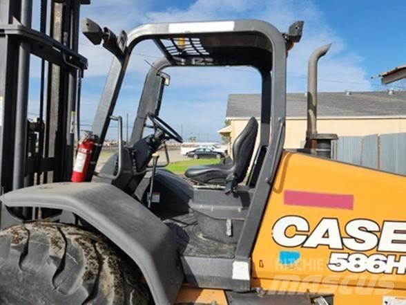 CASE 586H Terrængående gaffeltruck