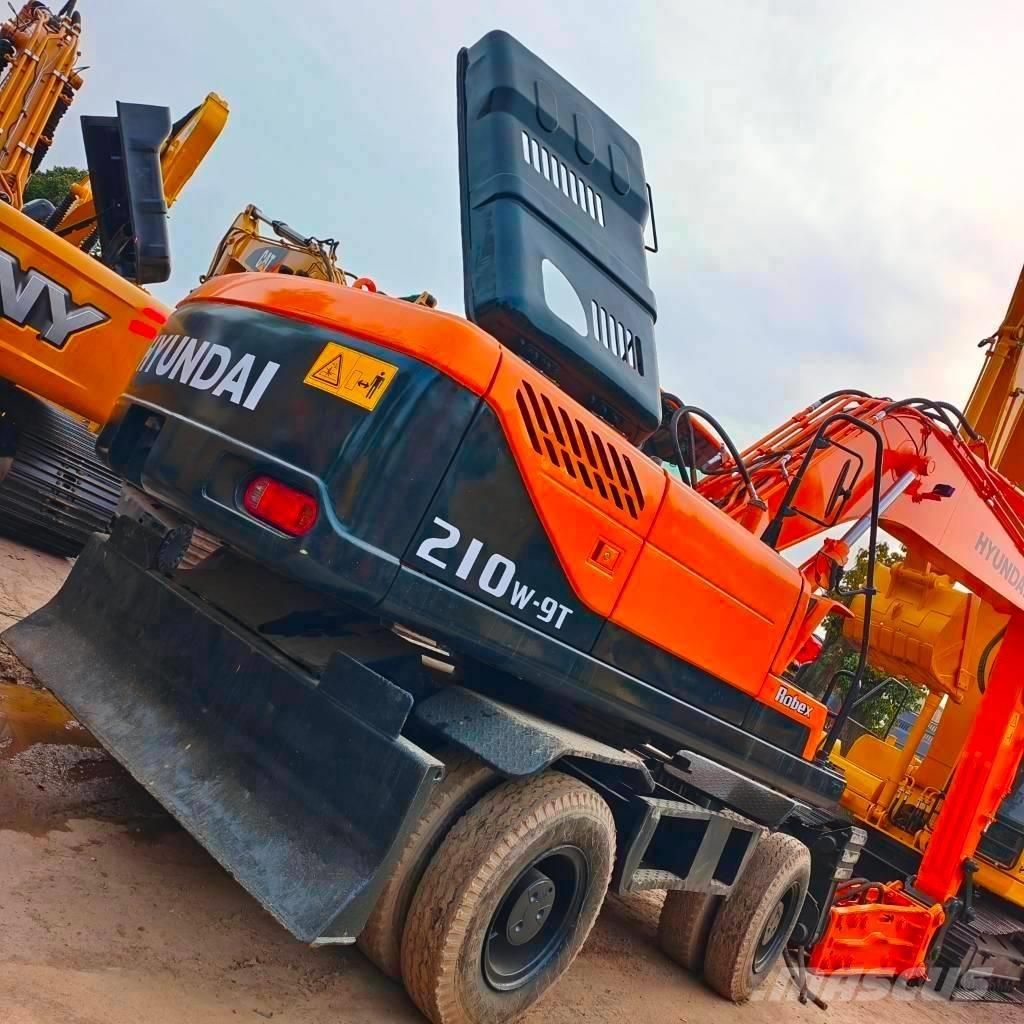 Hyundai 210W-9 Gravemaskiner på hjul