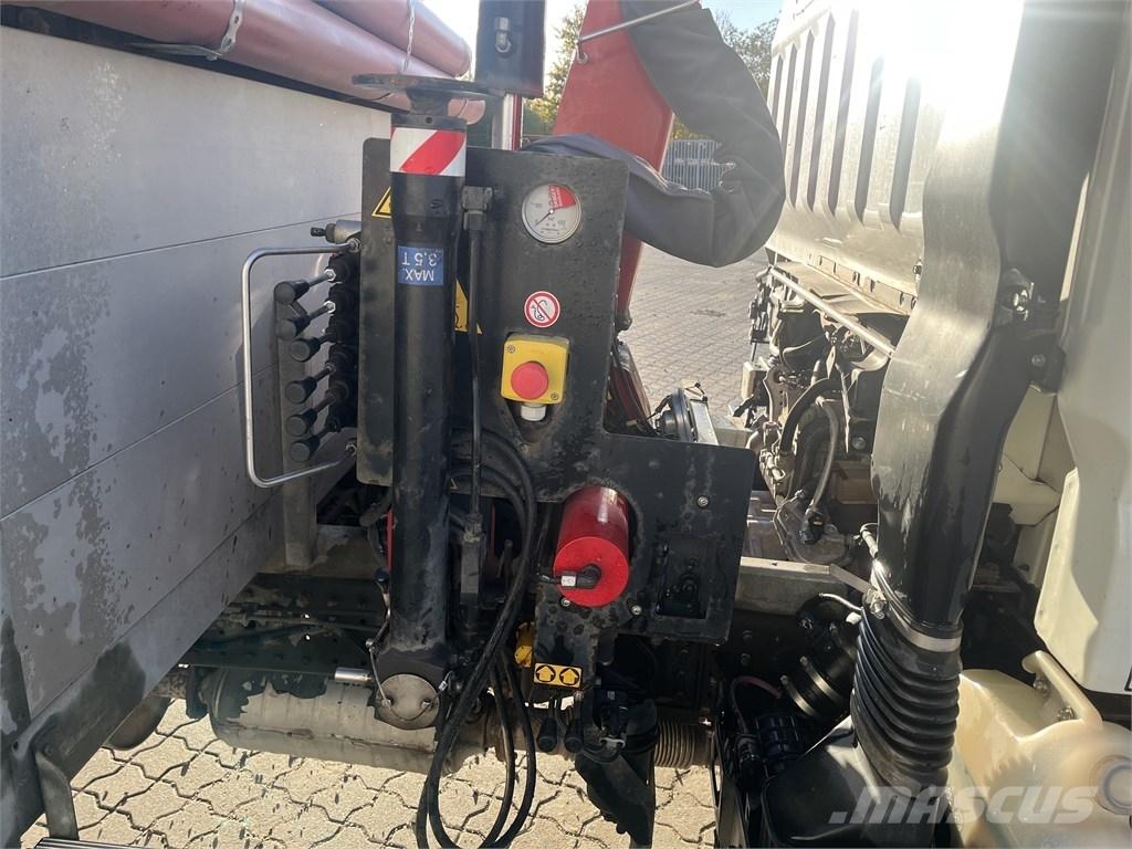 Mitsubishi Canter Lastbil med lad/Flatbed