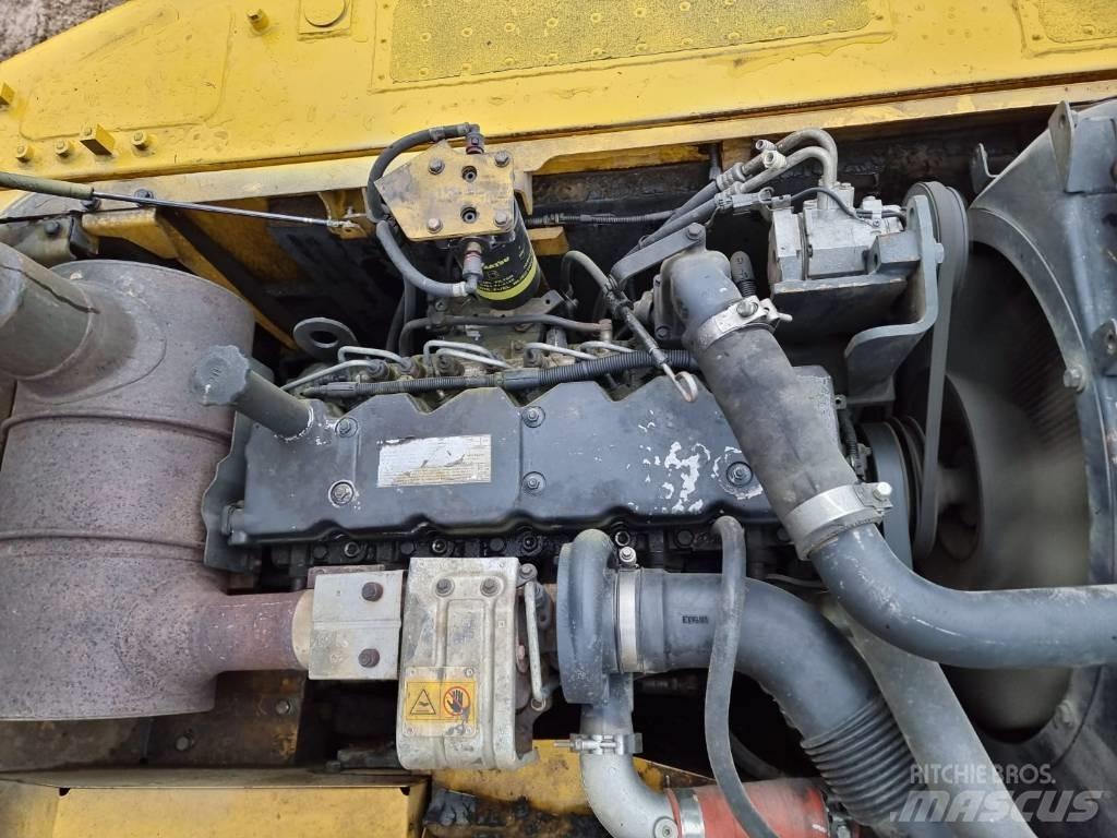 Komatsu PC 210-8 Gravemaskiner på larvebånd