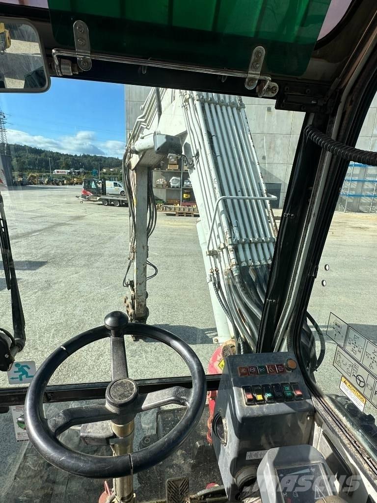 Takeuchi TB 175 W Gravemaskiner på hjul