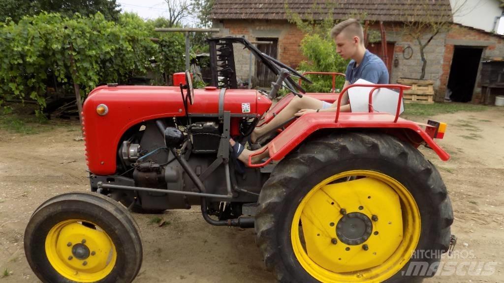 Steyr T 84 Traktorer