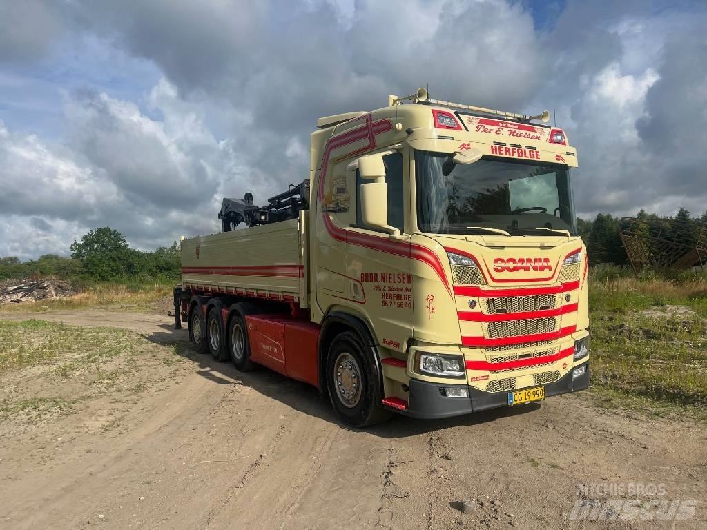 Scania R 520 Tridem Lastbil med kran