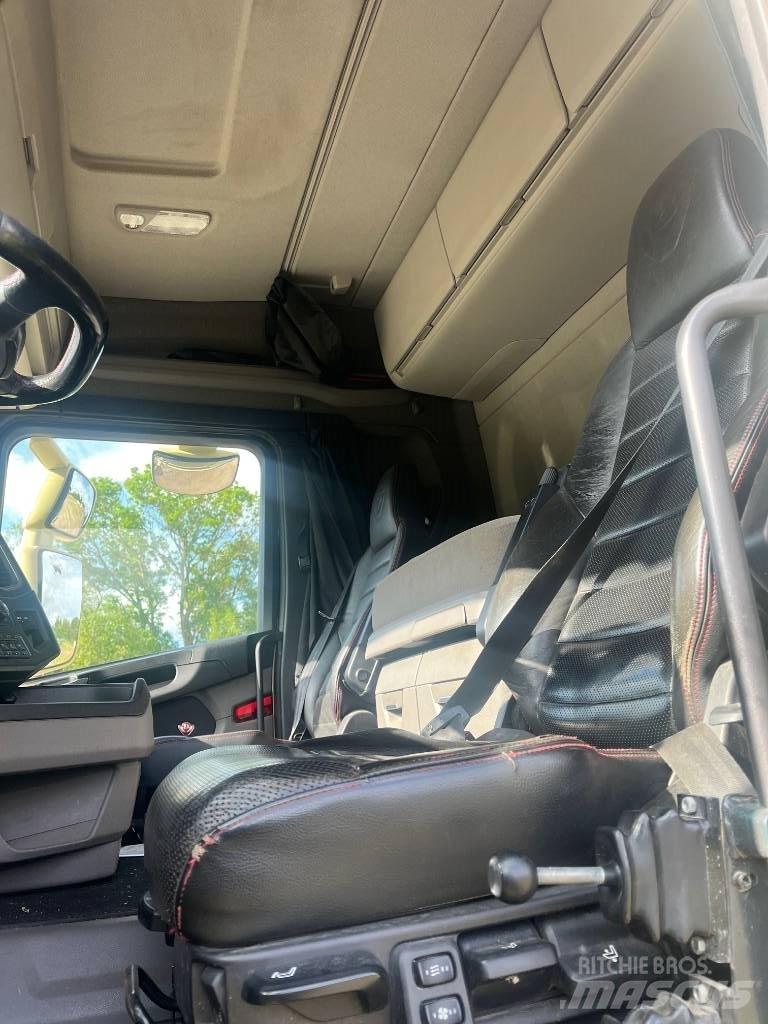 Scania R 520 Tridem Lastbil med kran