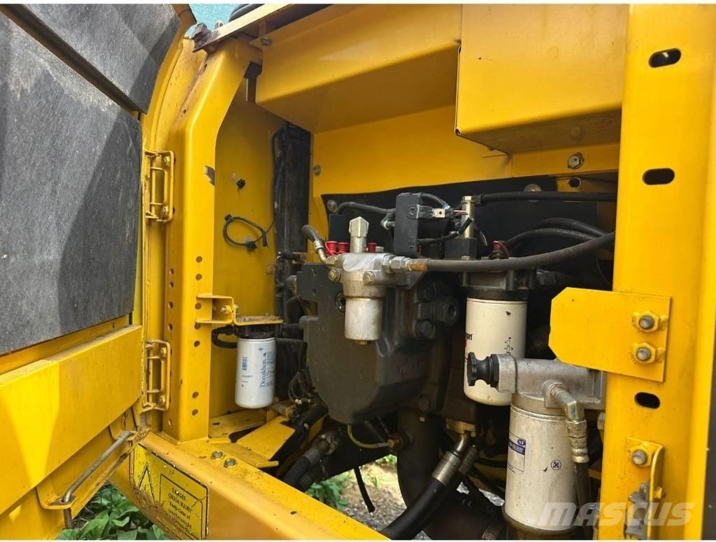 Komatsu PC 210 LC-11 Gravemaskiner på larvebånd